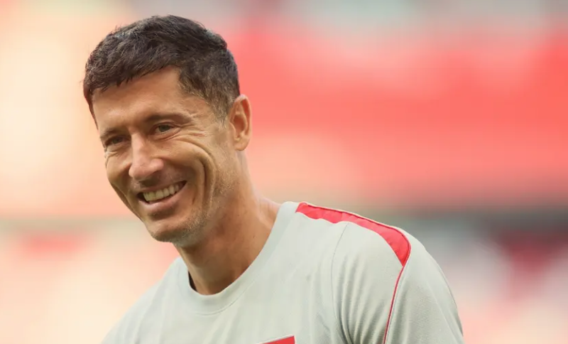 Lewy Wybrał Mls. Barca Zostaje z Problemem