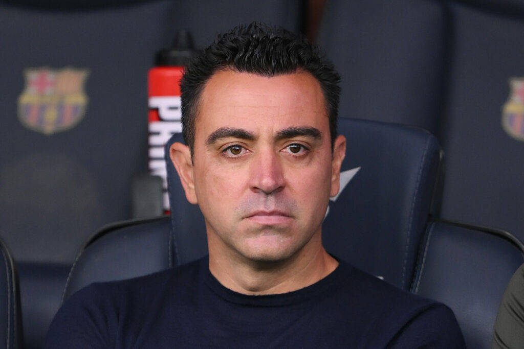 Xavi skreślony w Barcelonie. W klubie podobno nadal cenią jego zasługi. Podobno