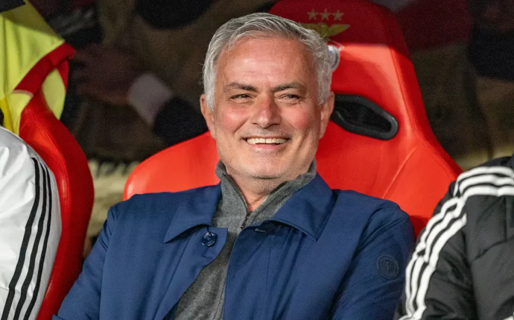 Oficjalnie: José Mourinho wraca do realu Madryt. W barcelonie odkurzono stare nagłówki