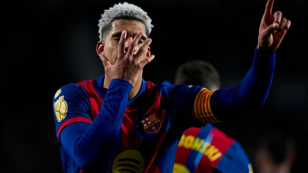 Araujo Wraca Wcześniej do Barcelony