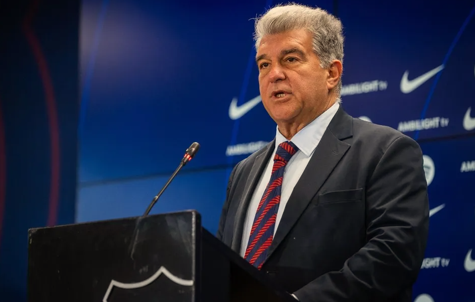 Laporta Wraca na Fotel. Chociaż Tak Naprawdę Nigdy Daleko nie Odszedł
