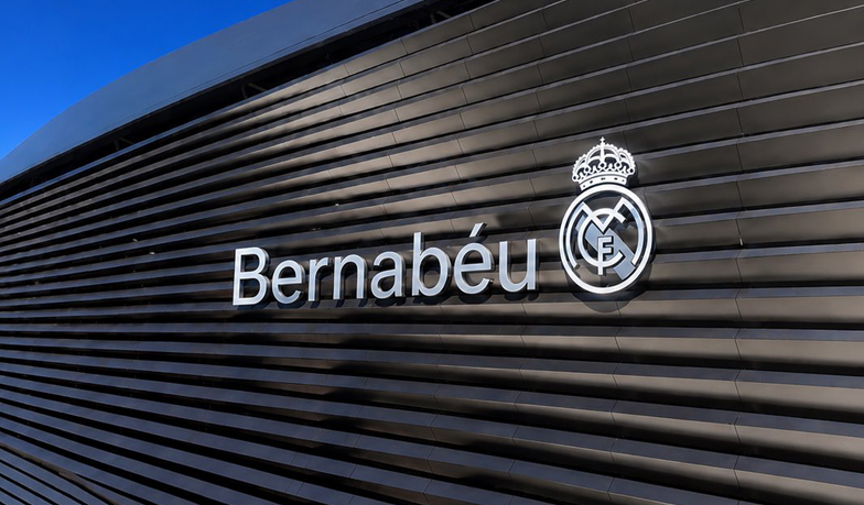The Bernabéu Lights Up