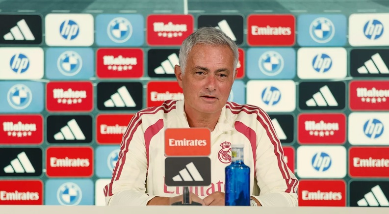 Mourinho attacks Ballon d’Or criteria: “The best are here”