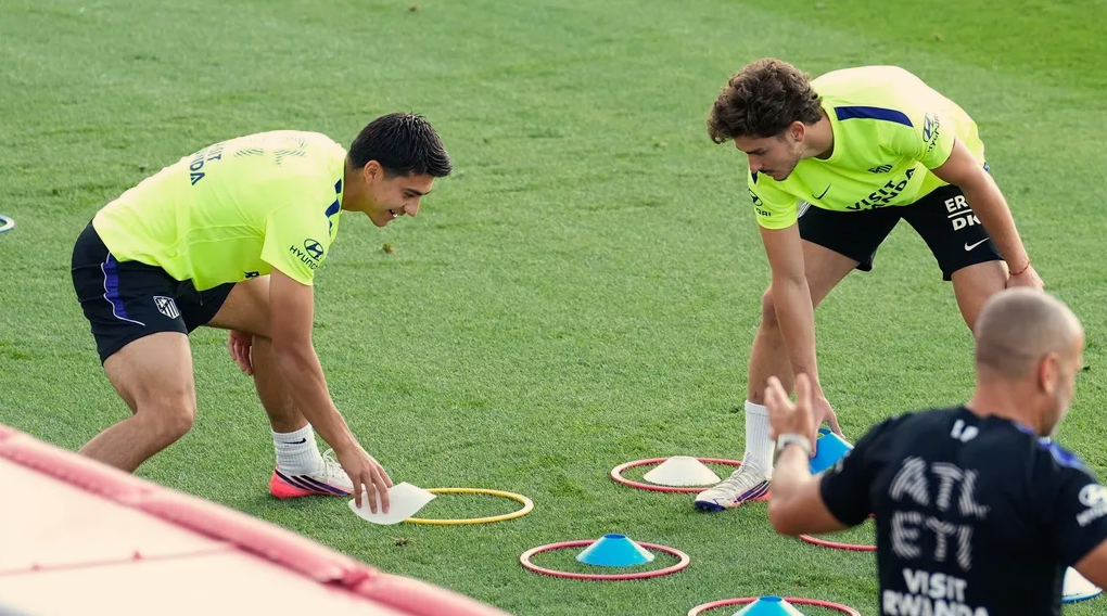 Álvarez camp reportedly holds messages about an Atlético exit promise