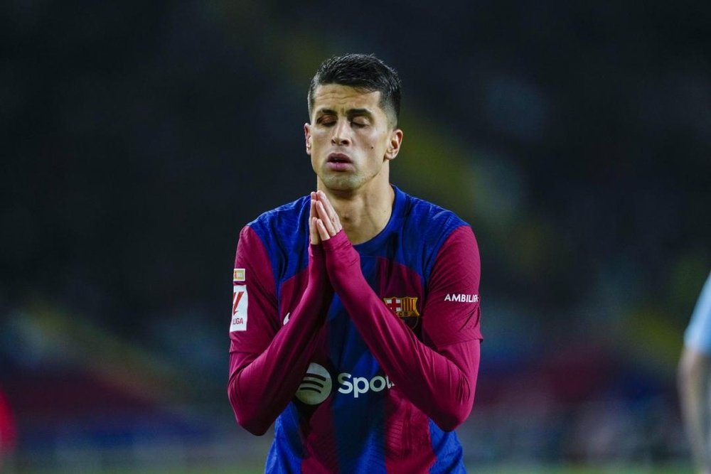 Cancelo Waited in the Tunnel Wearing No. 2. Paperwork Stopped His Presentation