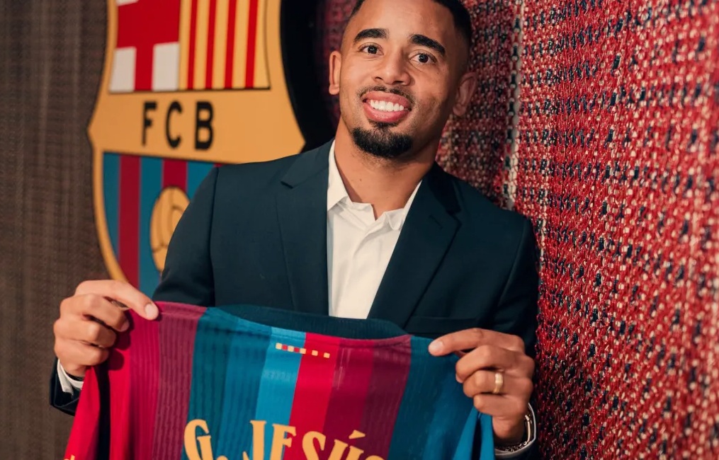 Barcelona pushed for Álvarez. Their summer ended with Gabriel Jesus for €10 million