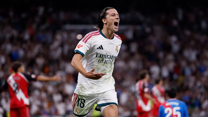 Carreras responds to Cucurella’s arrival with a goal and a commanding display