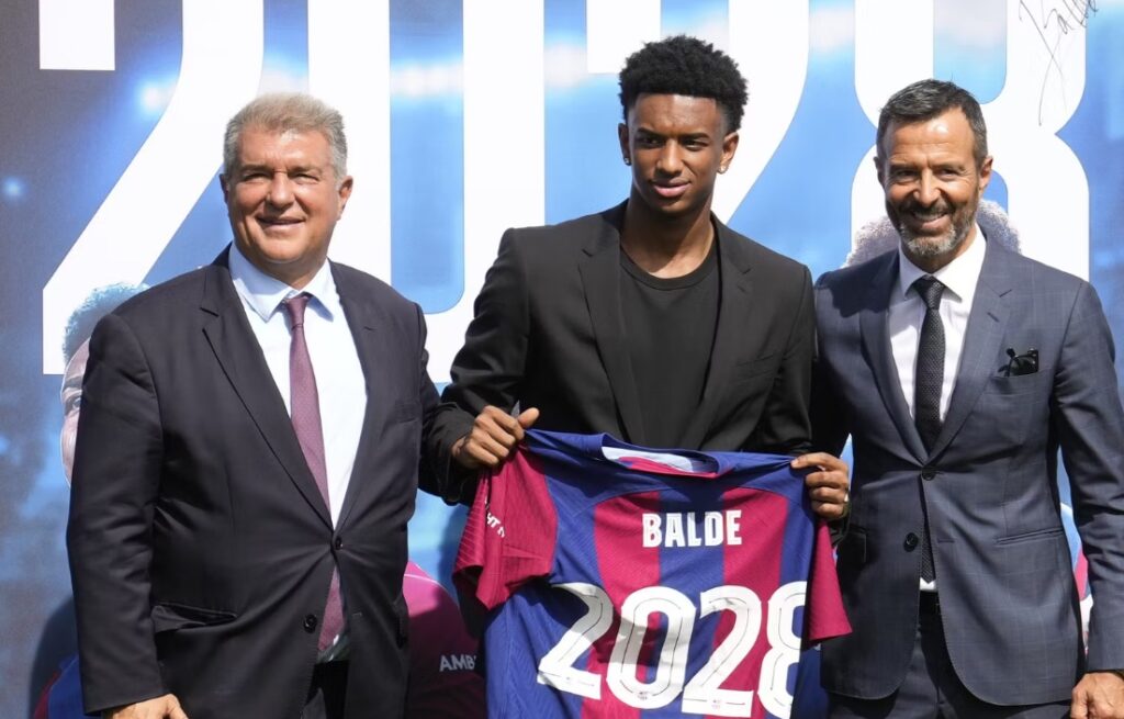 Jorge Mendes heads to Barcelona. No meeting yet, but the Balde storyline is ready