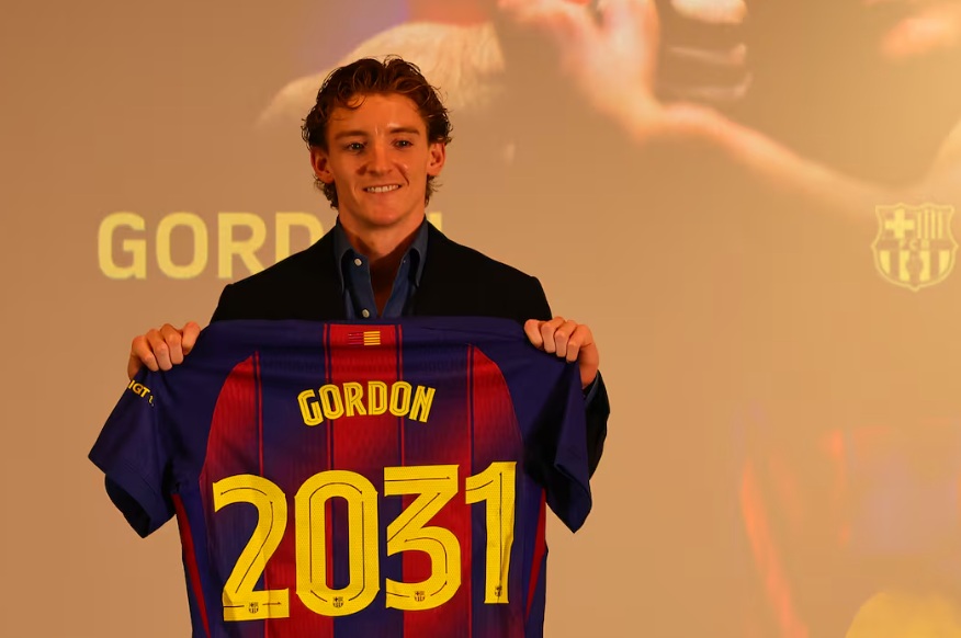 Barcelona spent €184 million. The bill is substantial, but Julián Álvarez is still missing