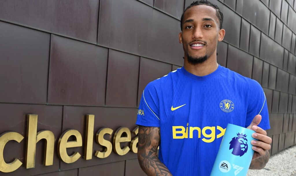 Barcelona linked with another striker as João Pedro wins Premier League award