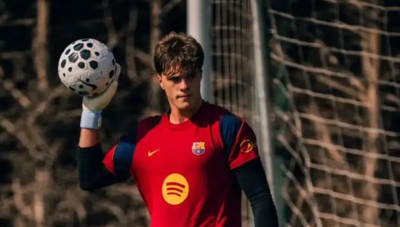 Hansi Flick brings 18-year-old La Masia talent into first-team training
