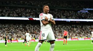 Atlético vs Real Madrid: derby day brings Mourinho’s first major league test