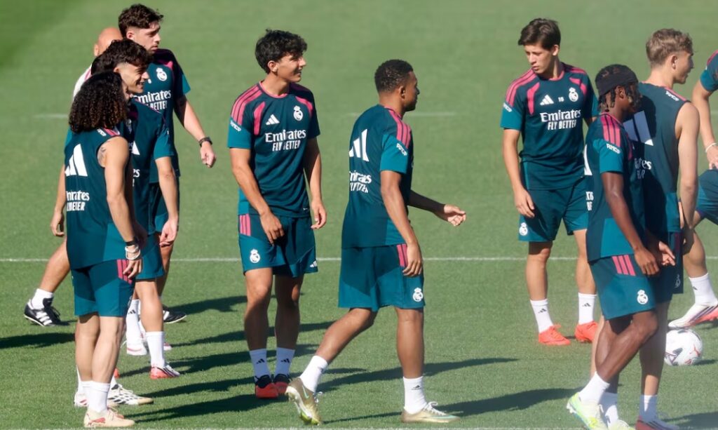 Mourinho takes three young players to Seville. One has only just joined Real Madrid