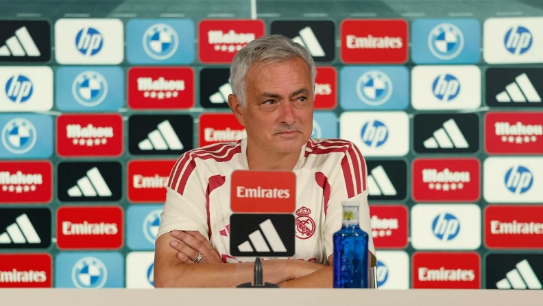 Mourinho reaches out to Pellegrini after 16 years of tension