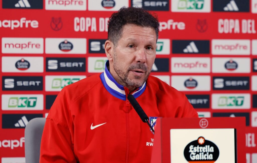 Simeone gives Álvarez another chance after Barcelona saga