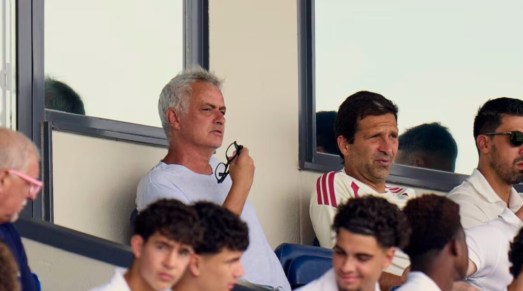 Mourinho goes from La Cartuja to a Castilla match as Sergio Martínez makes his debut