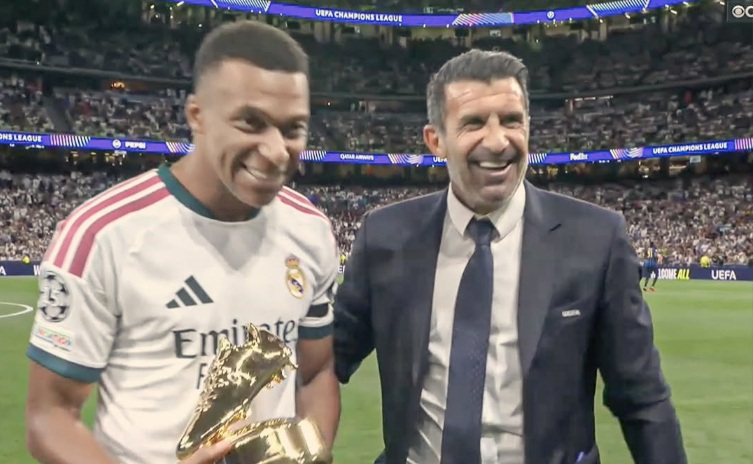 Mbappé receives Champions League Golden Boot from Luís Figo