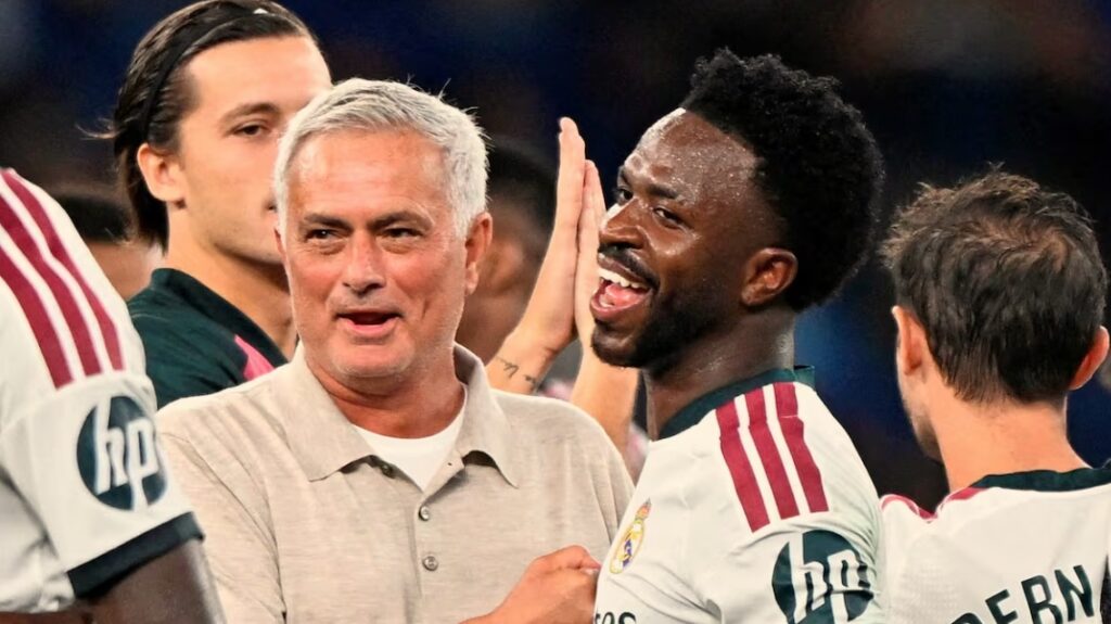 Mourinho stands by Vinícius: “When a player gives everything, the coach is with him”