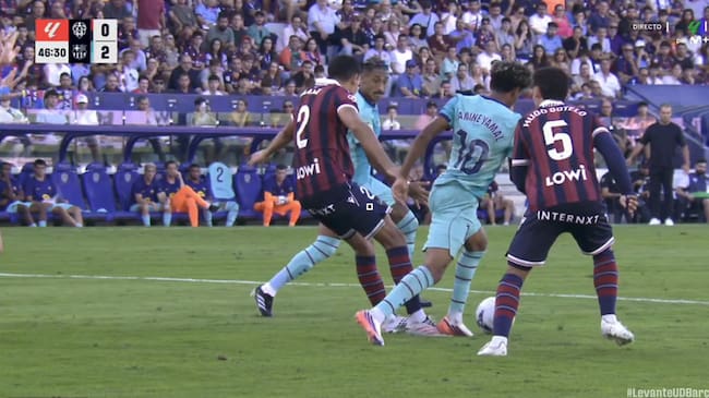 Minimal contact, maximum reward as Barcelona receive a highly debatable penalty